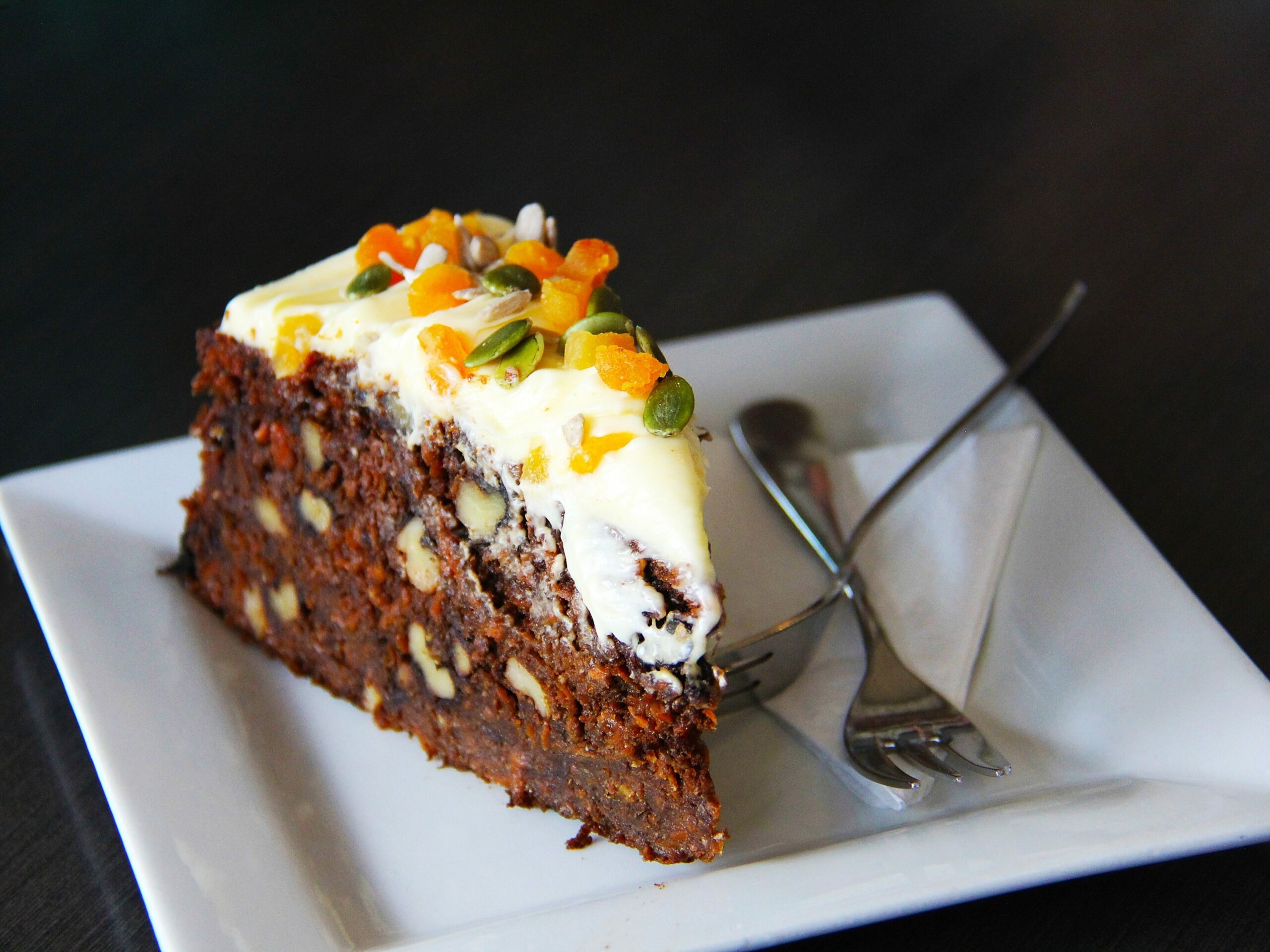 Cake & forks. Flash fiction writing: Two Forks. Shyness.